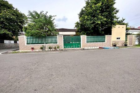 Dijual Rumah Second Tanah Hook Luas di Cempaka Putih Jakarta Pusat