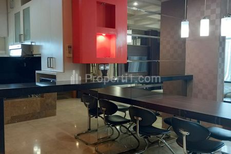Dijual Apartemen Hampton Park Terogong Pondok Indah 3+1 BR Furnished Bagus Lantai Rendah View Pool