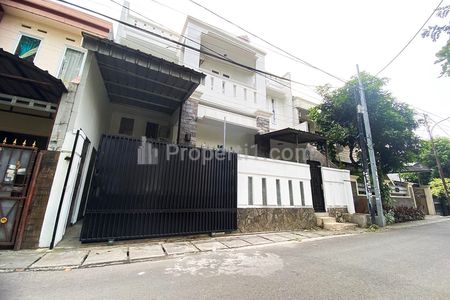 Rumah Dijual di Komplek DKI Joglo Kembangan Jakarta Barat Dekat Universitas Mercu Buana, Lippo Mall Puri, RSUD Kembangan, Gerbang Tol Joglo