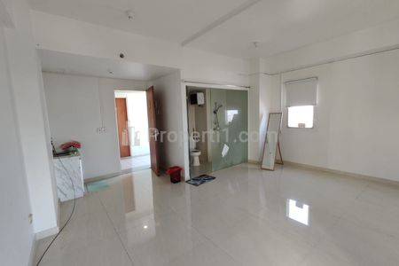 Jual Unit Apartemen 2 Kamar Direnov Jadi Studio di Puncak Dharmahusada Surabaya