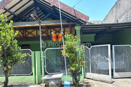 Tampak depan