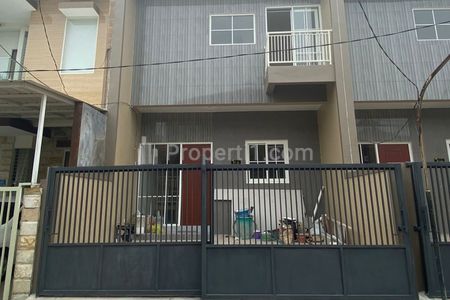 Dijual Rumah Baru di Jl. Mulyosari Utara Surabaya Timur, Lokasi Strategis dekat Pakuwon City, ITS, Galaxy Mall