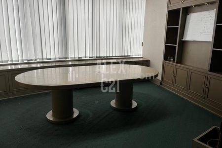 Disewakan Office Space Semi Furnished Luas 218m2 di Menara Sudirman, Jendral Sudirman, Jakarta Pusat