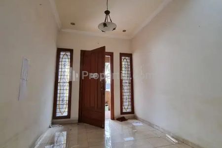 Jual Rumah Mewah di Kawasan Elit Manyar Tirtoyoso Utara Surabaya Timur