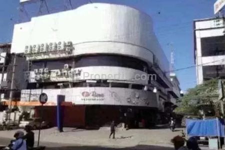 Ruko Dijual - Ruko Bangunan 4 Lantai di Jl. Barata Jaya Surabaya