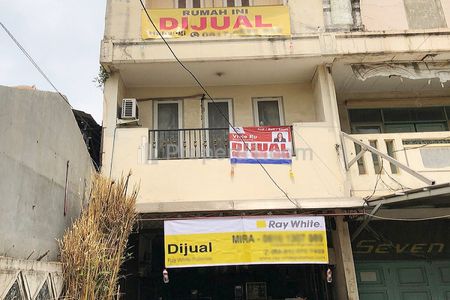 Dijual Rumah 3 Lantai di Kota Bekasi Dekat Mall Metropolitan Bekasi, Stasiun LRT Cikunir 2, Gerbang Tol Jakasampurna, RS Primaya Bekasi Barat