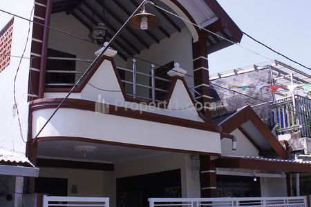 Tampak depan