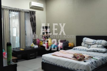 Dijual B U Rumah di Kota Harapan Indah, Bekasi
