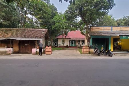 Jual Cepat dan Murah Rumah Kokoh Zaman Kolonial Belanda dengan Kolam Ikan Strategis Pinggir Jalan Raya Panawuan Kuningan Jawa Barat