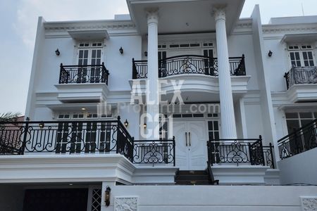 Dijual Brand New White House di Cilandak Jakarta Selatan