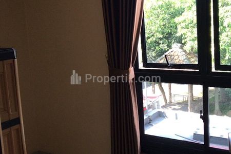 Dijual Turun Harga Rumah 2 Lantai di Perum Bougenville Mangunharjo Tembalang Semarang, dekat Undip Unimus RSWN