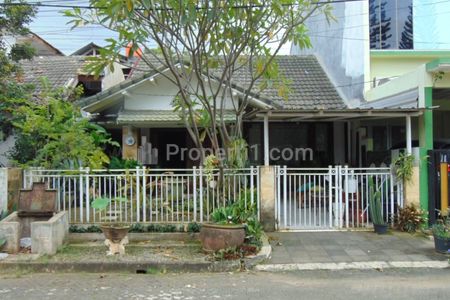 Jual Rumah 2 Lantai dalam Komplek di Cinere