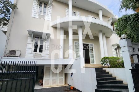 Dijual Rumah di Pondok Indah - Jakarta Selatan