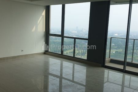 Living Room & Dining Room View Golf