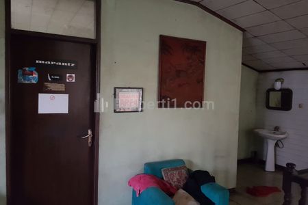 Dijual Rumah Gaya Klasik di Pulo Gadung Jakarta Timur