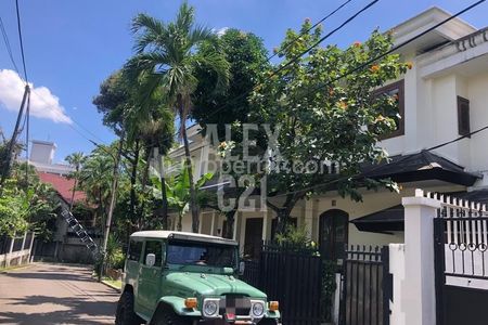 Jual Rumah 2 Lantai Semi Furnished di Komplek Menteri Rasuna Said, Patra Kuningan, Jakarta Selatan
