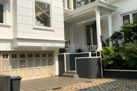 Disewakan Townhouse Ada Kolam Renang di Ampera Kemang Jakarta Selatan