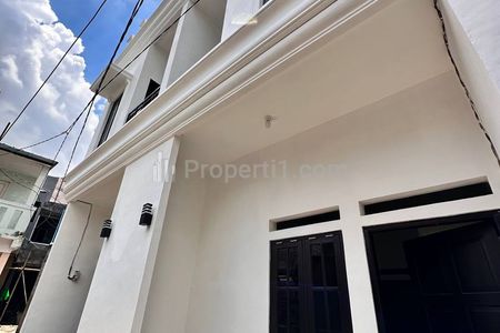 Dijual Rumah American Classic Style di Balekambang Condet Jakarta Timur