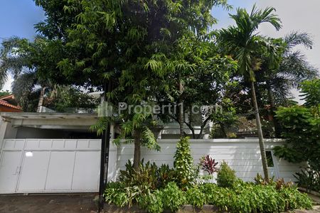 Rumah Dijual Lokasi Strategis Ada Kolam Renang di Bintaro, Jakarta Selatan