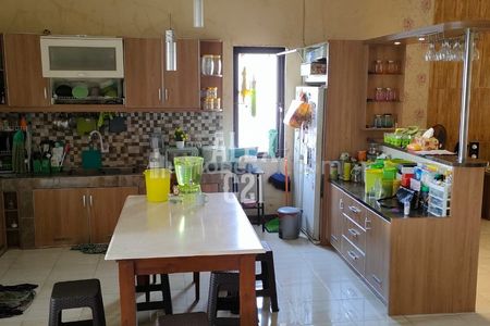 Dijual Rumah 3 Lantai di Tanjung Barat, Jagakarsa, Jakarta Selatan