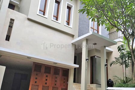 Disewakan Compound House di Kemang Jakarta Selatan STD493