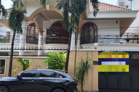 Disewakan Rumah Mewah di Kawasan Permata Hijau, Jakarta Selatan