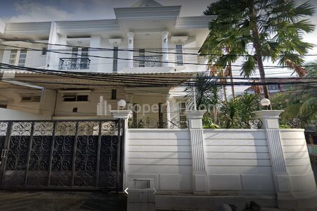 Disewakan Rumah di Kalibata Bisa untuk Kantor Kondisi Fully Furnished