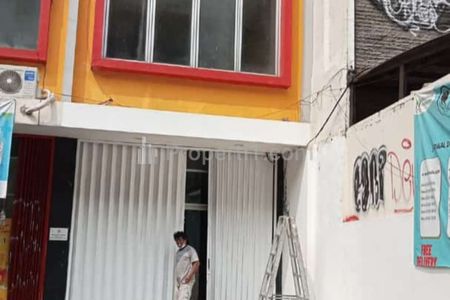 Disewakan Ruko 3.5 Lantai di Daerah Kebayoran Lama Jakarta Selatan