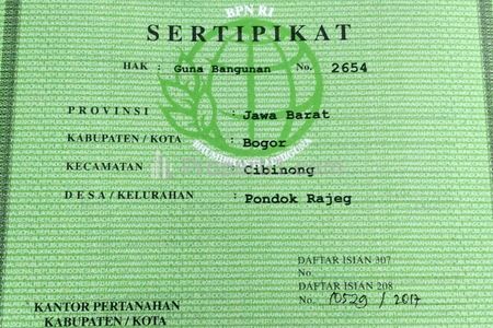 Dijual Cepat Harga Murah BU di bawah Pasaran Rumah 3 Lantai di Perumahan Bumi Cakra Pondok Rajeg, Cibinong, Bogor