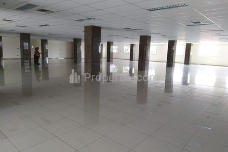 Sewa/Jual Gedung Modern Exclusive 8,5 Lantai di Mampang Prapatan Jakarta Selatan