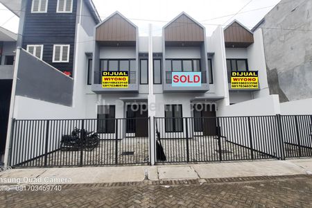 Jual Rumah Surabaya Timur Baru Gres Siap Huni di Lebak Timur Dekat RS Mitra Keluarga Kenjeran