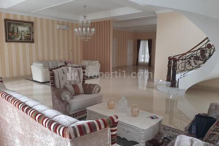 Dijual Rumah Classic Luas Tanah 672 m2 di Tebet, Jakarta Selatan