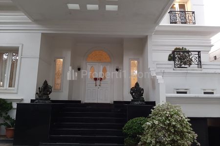 Dijual BU Rumah 2 Lantai di Jalan Pakubuwono, Kebayoran Baru, Jakarta Selatan