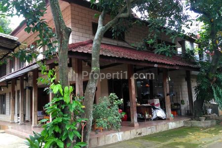 Dijual Rumah Hitung Tanah Luas 1200 m2 di Depok, Jawa Barat