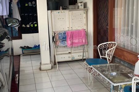 Dijual Rumah Hook Siap Huni di Peninggaran Kebayoran Lama Jakarta Selatan