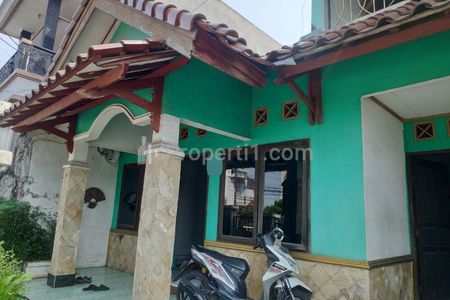 Dijual Rumah Bangunan Lama  LT 128 m2 di Pondok Labu, Jakarta Selatan