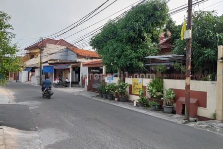 Kondisi jalan luas dua mobil