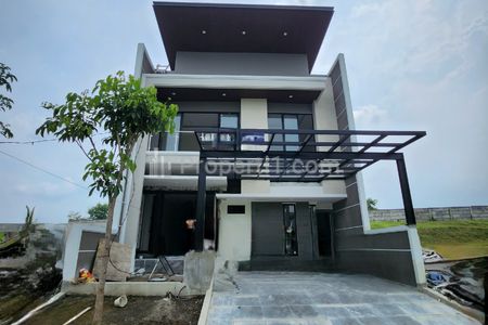 Dijual Rumah Baru Woodland - Eastwood Citraland Surabaya Barat - Minimalis Modern 2 Lantai - dekat Universitas Ciputra, Sekolah Taipei