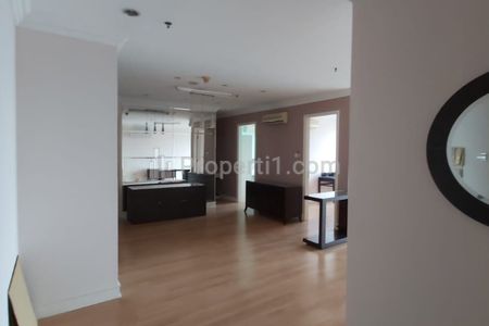Dijual Apartment Grand ITC Permata Hijau 3+1 BR Semi Furnish