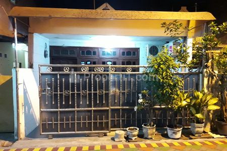 Rumah tampak depan 