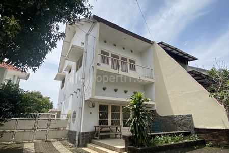 Disewakan RUMAH cocok untuk perkantoran / usaha