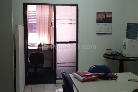 Dijual Ruko 3 Lantai Kebayoran Centre Jakarta Selatan, dekat Apartemen Pakubuwono Residence