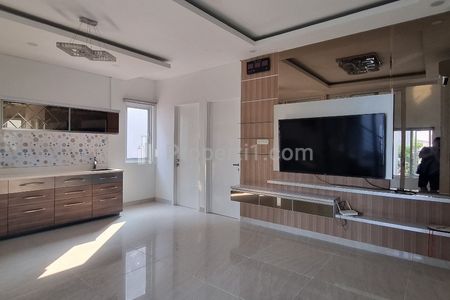 Dijual Rumah Siap Huni 3 Lantai Bagus Sekali di Kelapa Lilin Timur, Kelapa Gading
