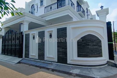 Fam37. Dijual Rumah 2 Lantai Hook Baru Tipe Classic di Kembangan Jakarta Barat