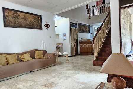 Dijual Rumah Hoek dalam Komplek di Petukangan Selatan, Pesanggrahan, Jakarta Selatan
