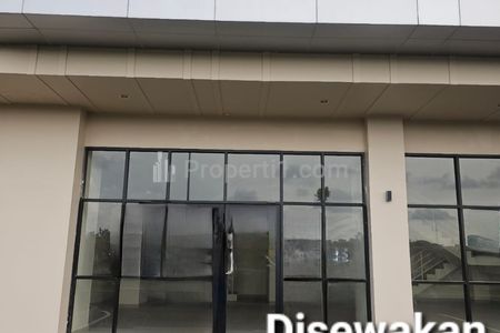 Disewakan Ruko Raya Wiyung Surabaya Barat - Baru 3 lantai - Parkiran Luas