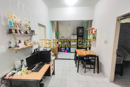 Dijual Rumah Komplek Cemara Asri Medan Jalan Pisang Kondisi Siap Huni