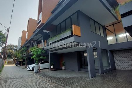 Dijual / Sewa Townhouse di Kemang Jakarta Selatan
