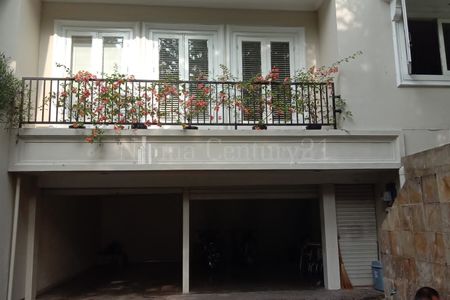 Disewakan Rumah di Kebayoran Baru Jakarta Selatan