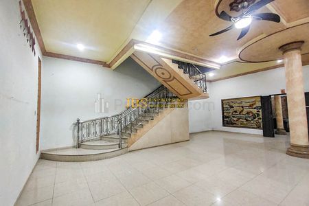 Dijual Rumah 2 Tingkat Siap Huni di Komplek Cemara Asri Jalan Melati Medan